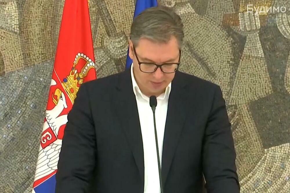 "HVALA NAŠEM NARODU NA KOSOVU U OVIM TEŠKIM DANIMA": Vučić objavio EMOTIVNU poruku (VIDEO)