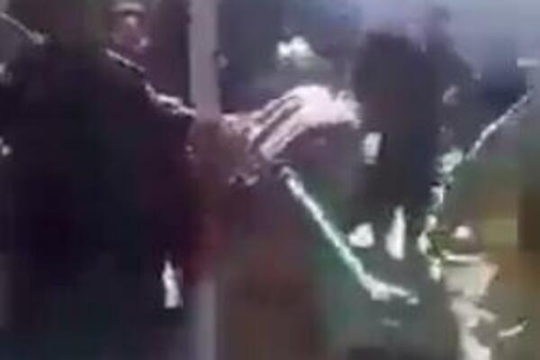 AKO STE POVEROVALI DA TALIBANI NISU DIVLJACI, POGLEDAJTE OVAJ SNIMAK: Ovo je SREDNJI VEK! (VIDEO)