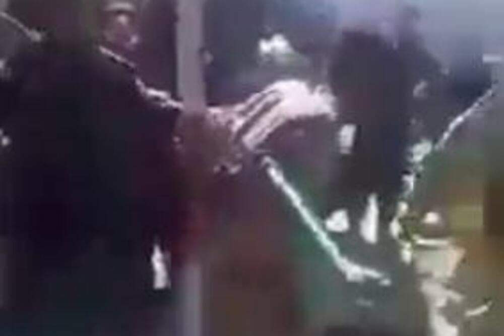 AKO STE POVEROVALI DA TALIBANI NISU DIVLJACI, POGLEDAJTE OVAJ SNIMAK: Ovo je SREDNJI VEK! (VIDEO)