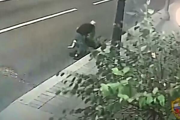 RUSKA BAKA SUPERHEROJ! Zaustavila PLJAČKAŠA u otmici, vukao joj torbu ali se nije DALA! (VIDEO)