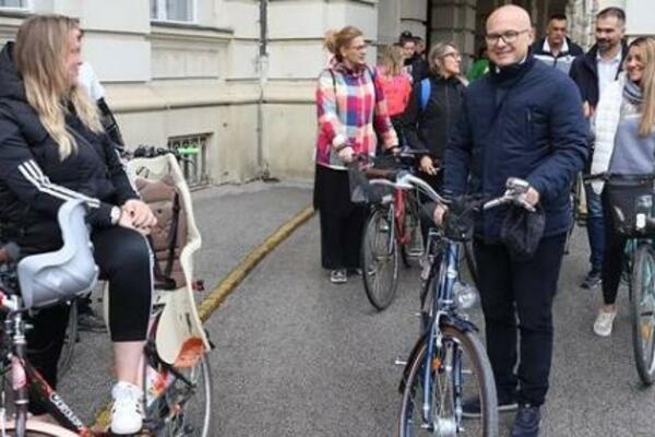 NOVI SAD: Građanima ČAK 1.700 bicikala!