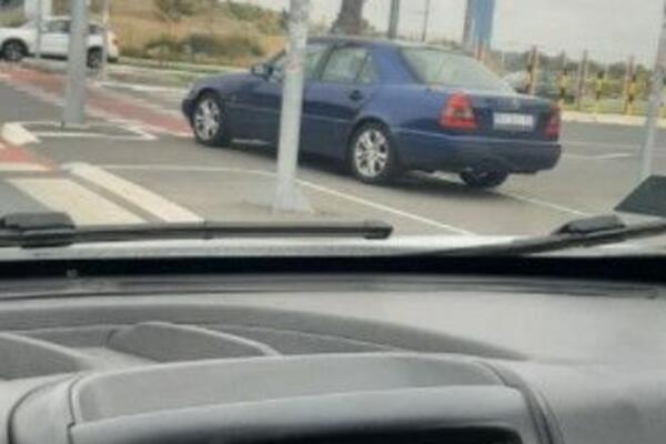 NEMA KRAJA BAHATOM PARKIRANJU: Ostavio auto na pešačkom, prizor razbesneo sugrađane! (FOTO)