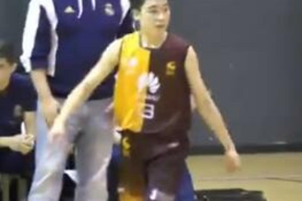 IGRAČ KOJI RAZBIJA SVE PREDRASUDE: 17-godišnji Japanac ima 167 cm, a poigrava se sa dvometrašima! (VIDEO)