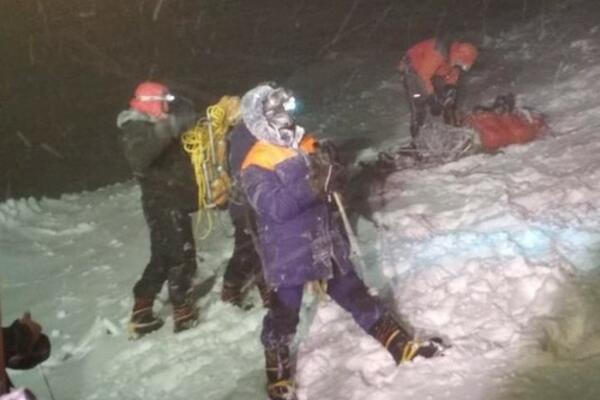 TRAGEDIJA NA KAVKAZU: Petoro planinara umrlo na Elbrusu, spasioci zatekli BEŽIVOTNA TELA! (FOTO)