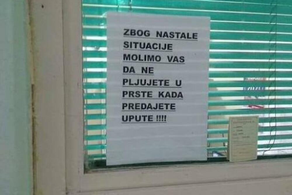 "MOLIMO VAS DA NE PLJUJETE U PRSTE KADA PREDAJETE UPUTE" Sestrama u srpskoj bolnici PREKIPELO, upozorile! (FOTO)