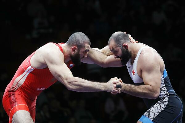 OPET RUSI I DOPING: Rvač ostao bez olimpijskog zlata - a dobio ga je jer su prvo još dvojica suspendovana!