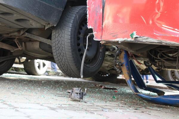 TEŠKO POVREĐENO DETE (2) NA REANIMACIJI: Bori se za ŽIVOT nakon stravične NESREĆE U ZEMUNU