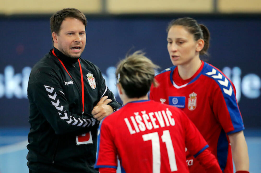 ZAHVALILI MU SE NA SARADNJI: Rezulati izostali, selektor Srbije ostao bez posla