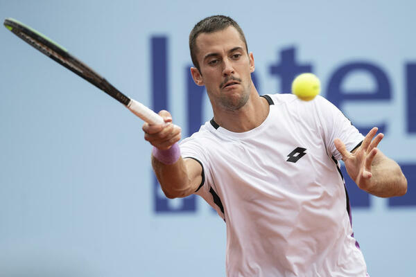 ĐERE POTPUNO POSUSTAO KADA JE BILO NAJVAŽNIJE: Srpski teniser zaustavljen u četvrtfinalu