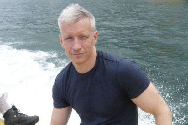 BOLEŠTINA! VODITELJ PRIZNAO DA JE ROĐENA MAJKA HTELA DA MU RODI DETE: Tada je imala 85 godina i ubrzo UMRLA!