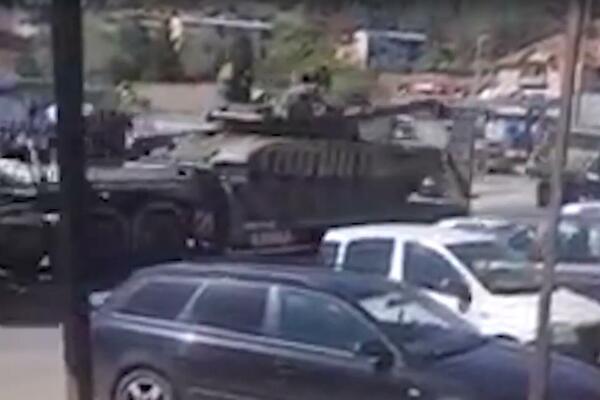 SRPSKI TENKOVI KRENULI KA JARINJU! Iz Raške uputila se moćna kolona naše VOJSKE (VIDEO)