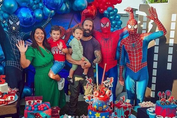 KAD SEKA I VELJKO PRAVE ROĐENDANE ZA DECU ONDA TO OVAKO IZGLEDA! Prava BAJKA koja je sigurno SKUPO KOŠTALA! (FOTO)