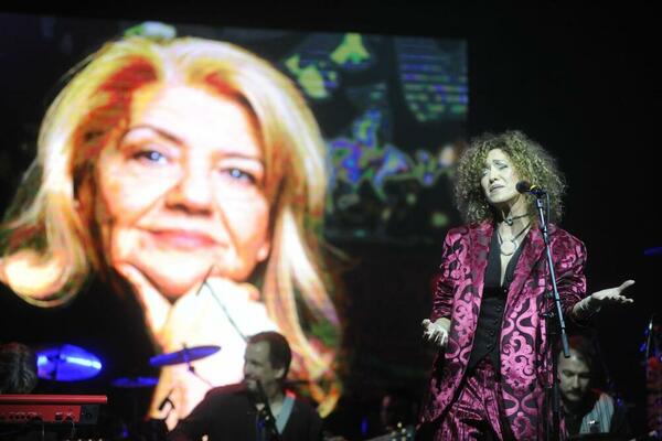 PEVAČICA ZBOG SEKTE NAPUSTILA ZANU: Bivša članica grupe je ROĐAKA Marine Tucaković, TAJNA ČUVANA DECENIJAMA