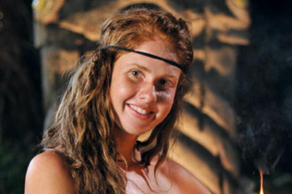 NEKADA SU JE PROZIVALI I ISMEVALI, A DANAS JE BOMBETINA: Ćerka se*s simbola bivše Jugoslavije odiše provokacijom!