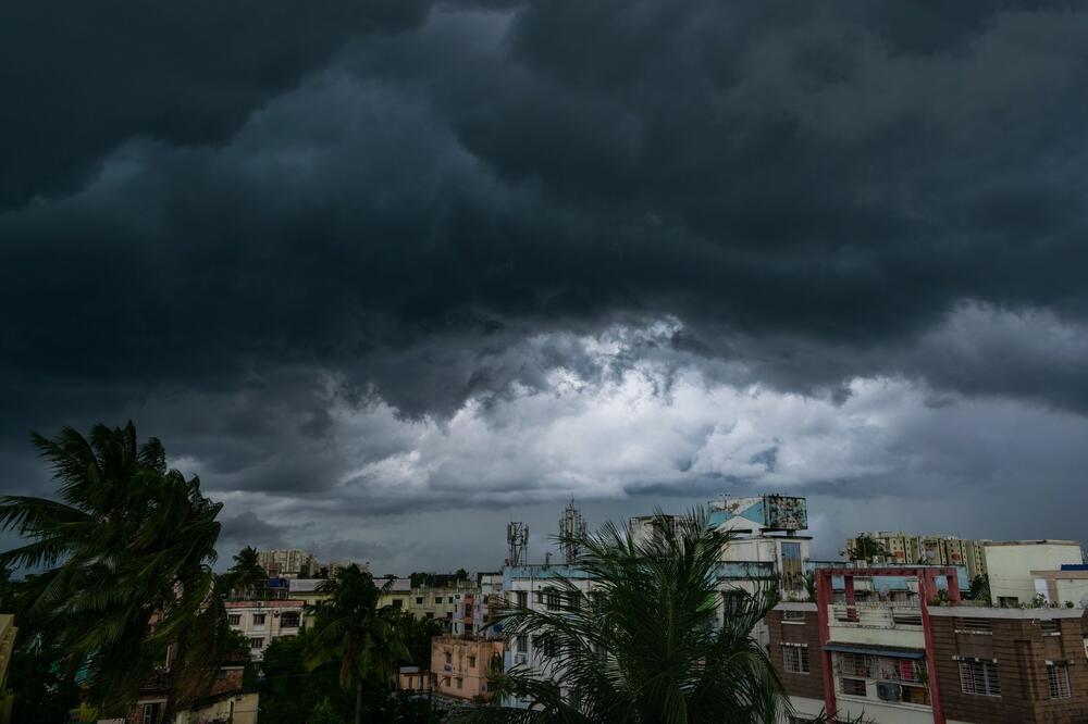 METEOROLOG UPOZORIO DA U SRBIJU STIŽE SUPERĆELIJSKA OLUJA, A SVI SE PITAJU ŠTA JE TO: Nije nimalo naivna pojava!