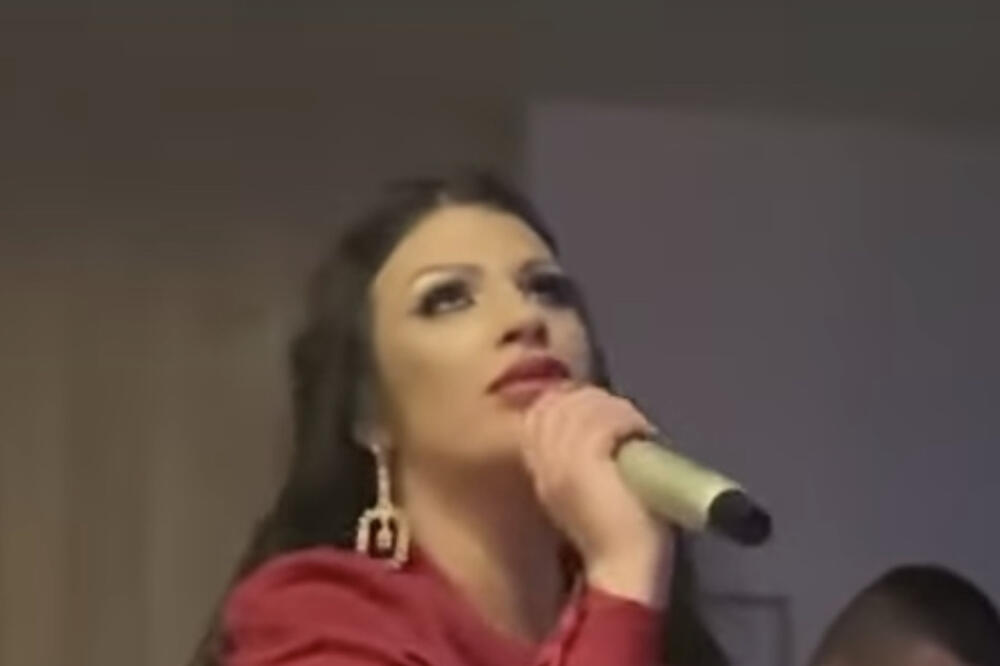 "BLAGO GLUVIMA!" Isplivao snimak sa Miljaninog rođendana: Peva Cecinu PESMU u ULTRA KRATKOM MINIĆU! (VIDEO)