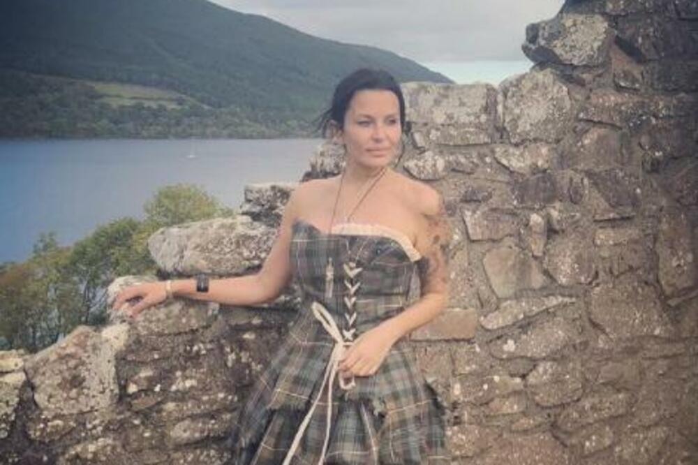 USRED ŠUME IZGRADILA NOVI DOM, SAMA GA NAPRAVILA! Elena se nakon razvoda otisnula u DIVLJINU u svoju OAZU MIRA