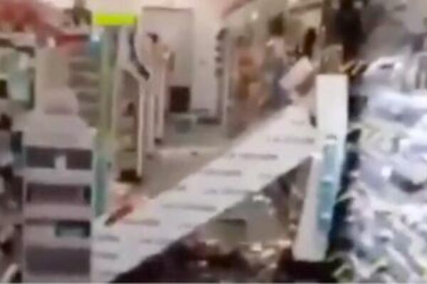 1 OSOBA POGINULA U SERIJI ZEMLJOTRESA U GRČKOJ: Povređeno devetoro, panika na ulicama! (VIDEO)