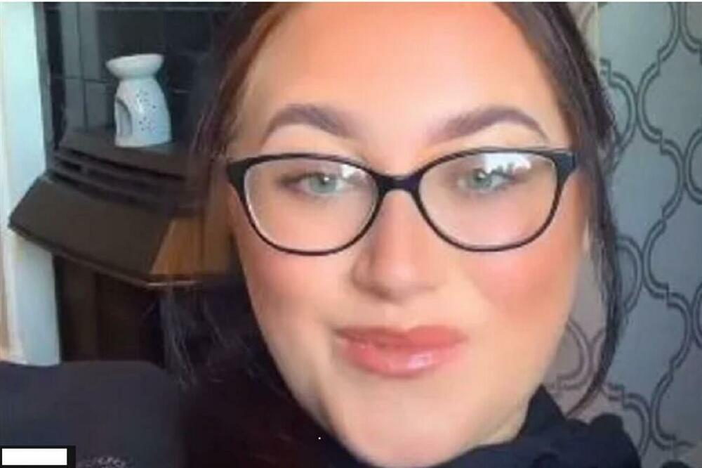 OTIŠLA NA TOALET I POČELA DA RAĐA: Raširila noge i ugledala BEBINU glavu, BIZARNIJE OD OVOG NE MOŽE (VIDEO)