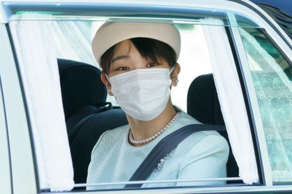 SKANDAL U KRALJEVSKOJ PORODICI: Princeza NA STUBU SRAMA