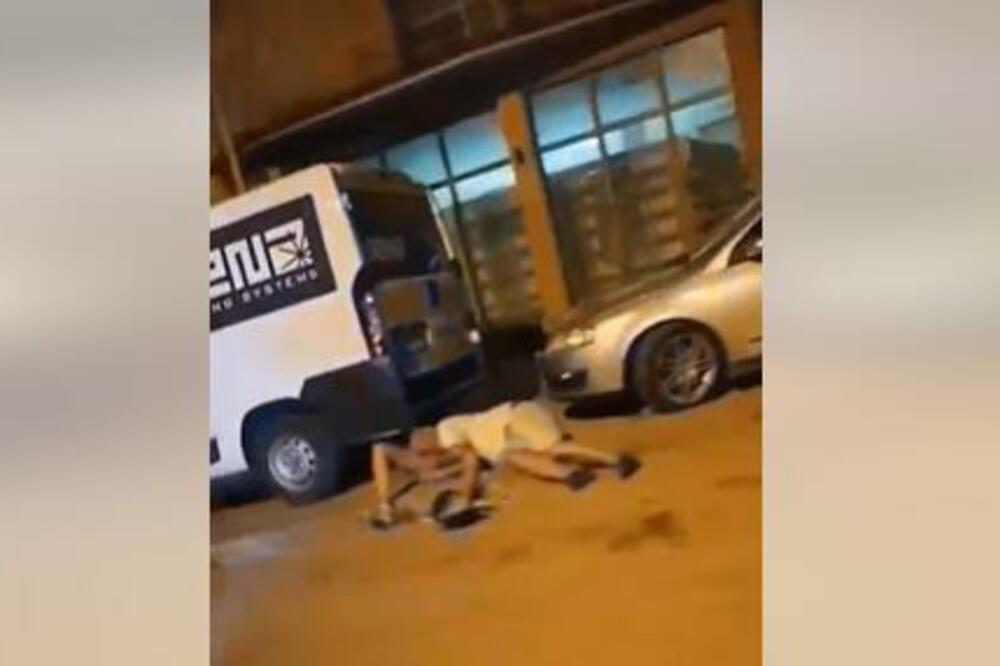 RAZVALJENI OD ALKOHOLA LEŽE NASRED ULICE U VRANJU: Ne znaju za sebe, ne mogu da se dignu (VIDEO)