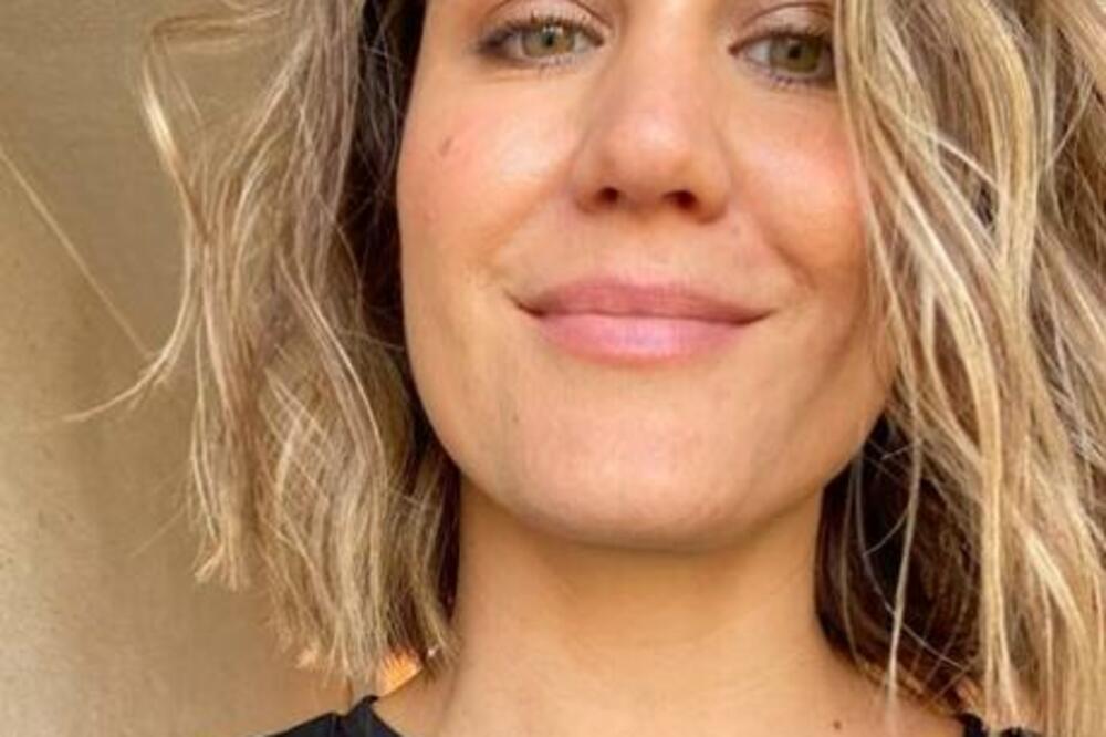 NIJE JOJ SE SVIĐAO IZGLED MEĐUNOŽJA, PA SE ODLUČILA NA BIZARAN KORAK: Nakon svega, GRDNO SE POKAJALA (FOTO)