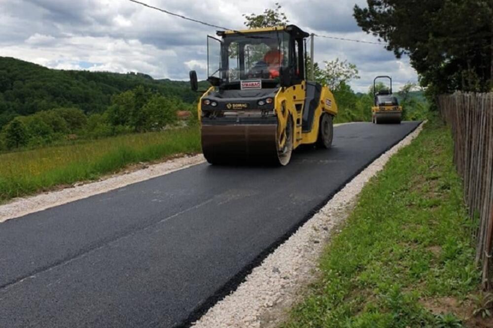 MODERNIZACIJA PUTEVA U NOVOJ VAROŠI: Radi se na asfaltiranju 15 putnih pravaca, finalizacija planirana za 2 meseca