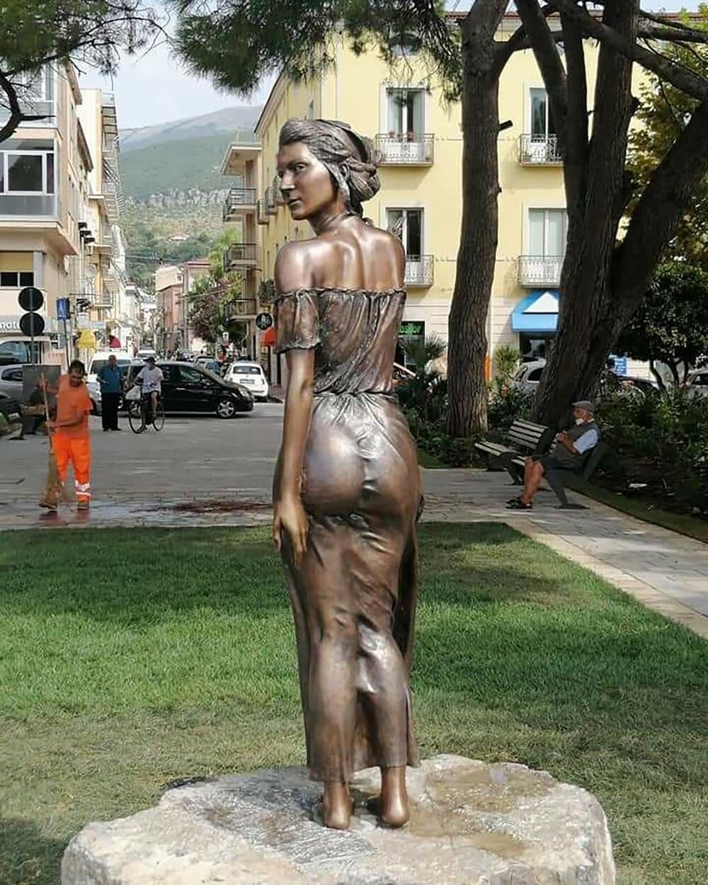 Italija, Statua