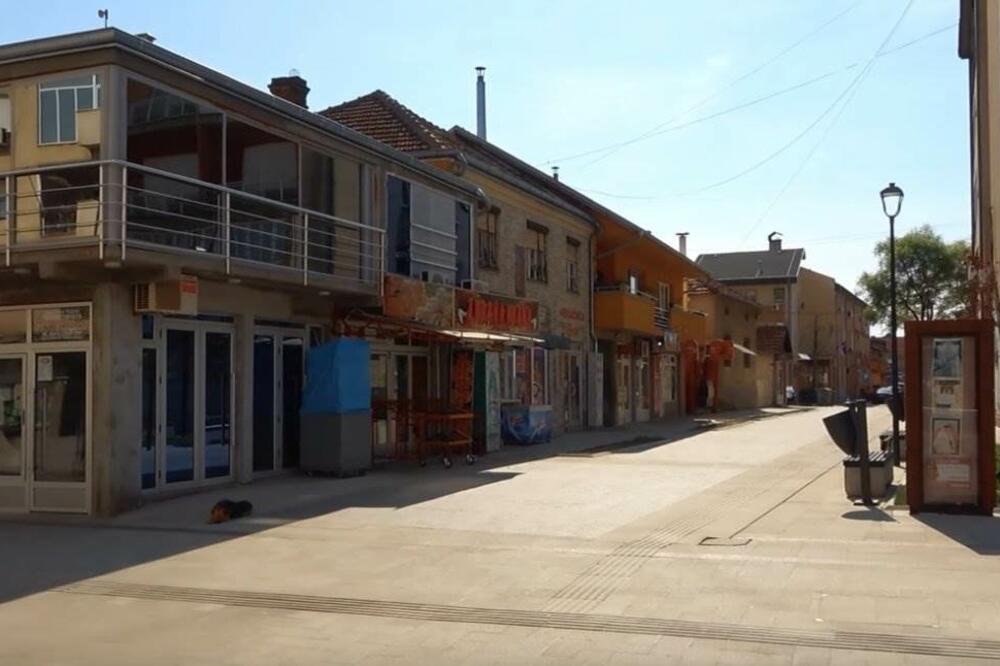 REAKCIJE NAKON HAPŠENJA VASPITAČA OSUMNJIČENOG ZA ZLOSTAVLJANJE PETOGODIŠNJAKA: Roditelji vidno UZNEMIRENI