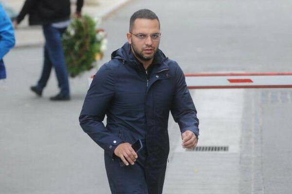 OGLASIO SE DAMIR HANDANOVIĆ NAKON SKANDALA NA SAHRANI: "Nijedan Laća me ne bi sprečio da priđem kovčegu"