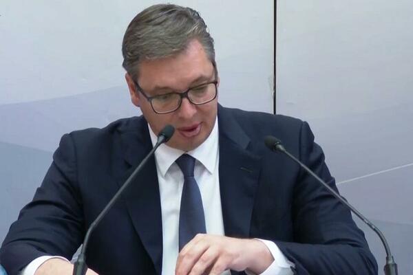 VUČIĆ ZAVRŠAVA POSETU EMIRATIMA: Arapski specijaliteti i dug razgovor sa prijateljem šeikom Muhamedom bin Zajedom