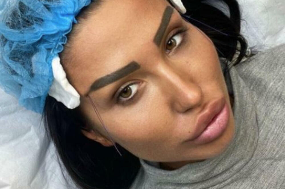 ŠOK! TIJANA AJFON URADILA "MAČIJE OČI"! Starleta ponovo posetila DOKTORA: Iz OBRVA joj vire NITI! (FOTO)