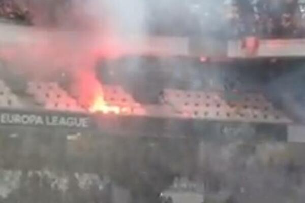 HAOS NA TRIBINAMA: Navijači Galatasaraja i Marseja napravili nove nerede! (VIDEO)