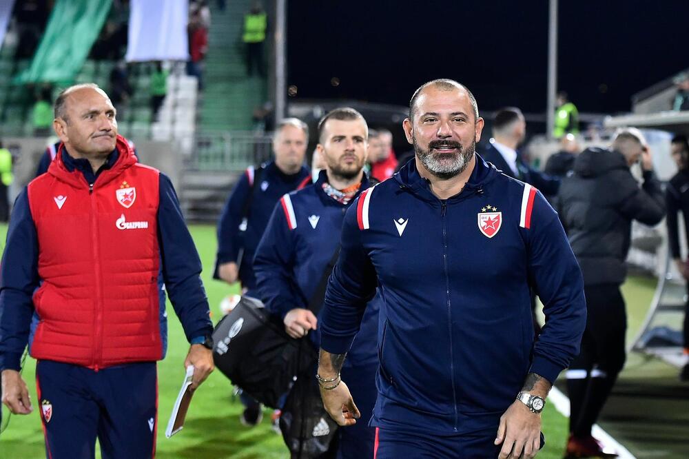 STANKOVIĆ NIJE MOGAO DA SAKRIJE OSMEH: Svi momci od prvog do poslednjeg na terenu bili su fokusirani