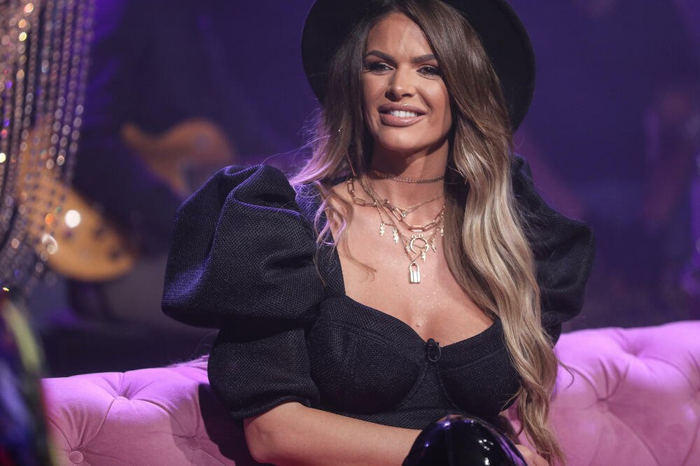 RIALDA KARASAHANOVIĆ SA OVIM BOGATIM BIZNISMENOM ČEKA DETE: Vešto ga krije od JAVNOSTI, a evo kako on IZGLEDA