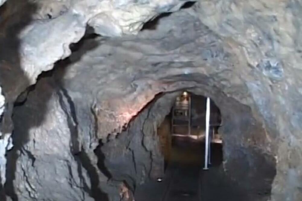 RONIOCI OTKRILI ČIME JE PREKRIVENO DNO NAJVEĆE BIGRENE KADE U STOPIĆA PEĆINI: Ljudi narušavaju sklad FENOMENA! FOTO