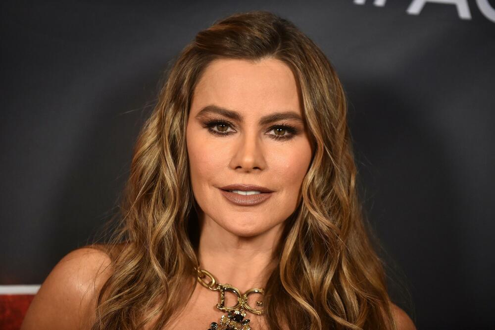 GLUMICA KAO OD MAJKE ROĐENA! Isplivala fotka potpuno GOLE Sofije Vergare! (FOTO)