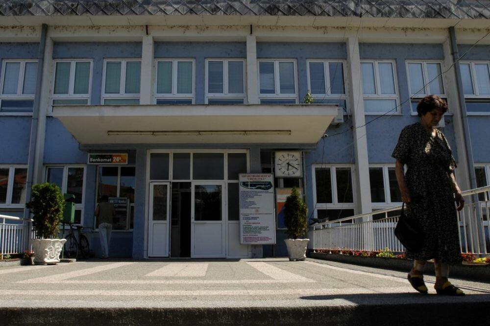 OTAC POPRSKAO KUĆU SREDSTVOM PROTIV BUVA, A ONDA JE USLEDIO HOROR: Devojčica umrla, majka i sestra u bolnici