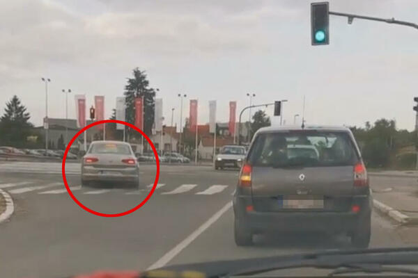 PONOVO BAHATOST NA ULICAMA PRESTONICE: Pogledajte šta je uradio vozač "Folksvagena", DA ČOVEK NE POVERUJE (VIDEO)