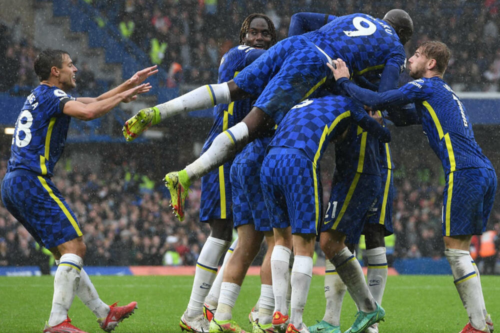 ČELSI IZBIO NA PRVO MESTO (BAR DO SUTRA): Sautempton poklekao sa igračem manje; remi Brajtona i Arsenala!