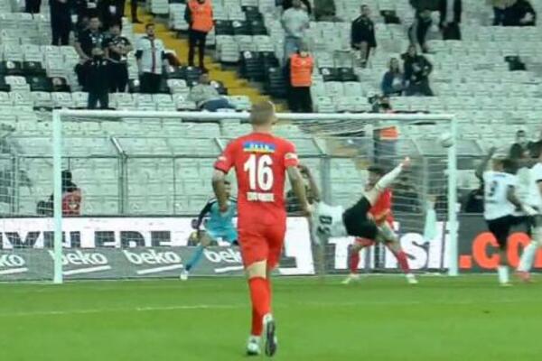 NADMAŠITE OVO - TURČIN JE POSTIGAO GOL VIKENDA: "Makazice" na kojim bi mu pozavideo Ibrahimović! (VIDEO)