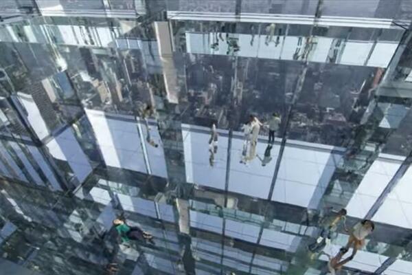 AKO SE NE PLAŠITE VISINE, OVO JE IDEALNO MESTO ZA VAS: Otvoren neboder kojem su poslednja četiri sprata od STAKLA!