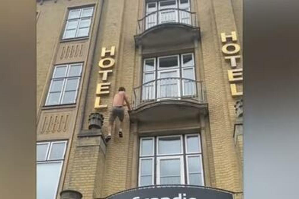 ČOVEK KAO DA JE OD GUME! Skočio sa zemlje i za SEKNUD se popeo na 2. sprat! (VIDEO)