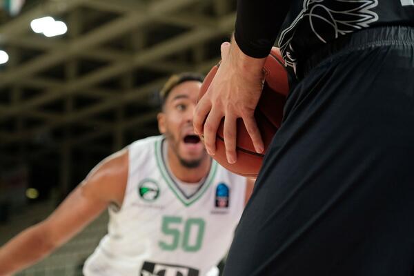 KAKAV MEČ SMO GLEDALI U TURSKOJ: Igrač sam postigao svih 28 poena za ekipu u prvoj četvrtini, meč završio sa 41!