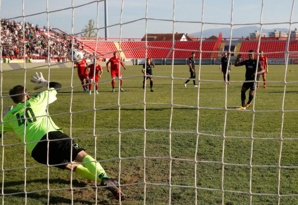 FK Napredak, FK Partizan