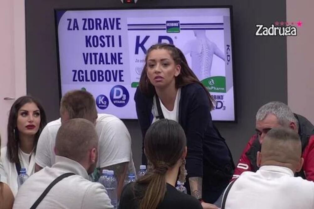 'REKLA MI JE DA ŽELI DA JOJ BUDEM PRVA!' Matora ispričala sa kojom zadrugarkom je BILA INTIMNA!
