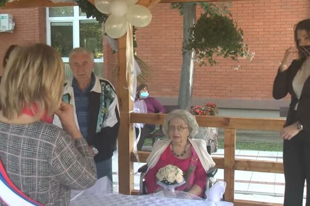 DA NIKAD NIJE KASNO ZA LUDI KAMEN DOKAZALI SU DRAGANA I STAMENKO: Neobično venčanje u Gerontološkom centru Kruševac