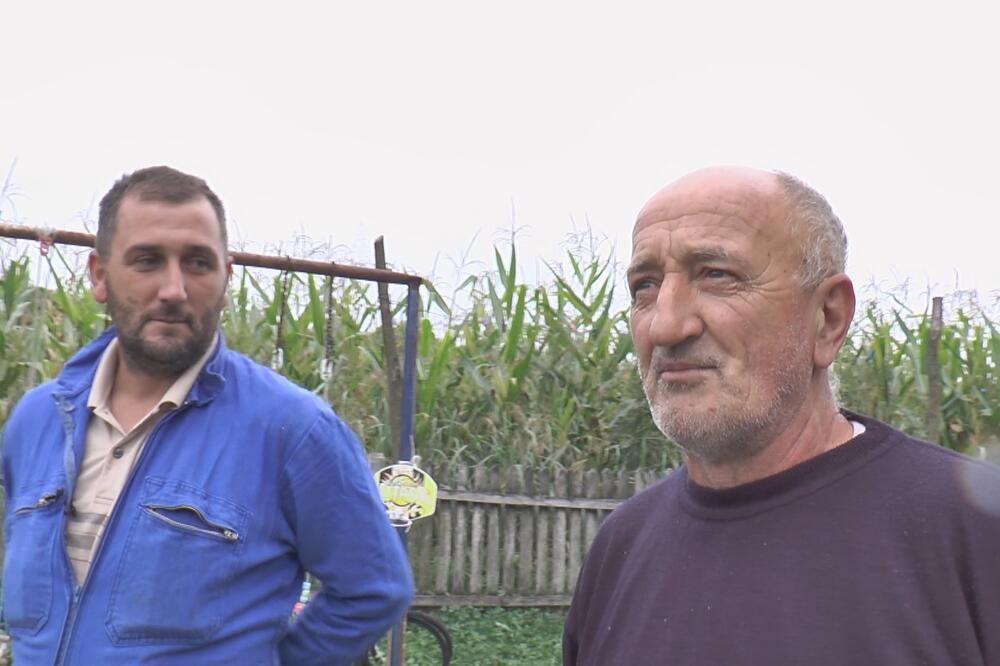 OVAKO NEŠTO NISMO VIDELI, A DEŠAVA SE KOD VELIKE PLANE! Mladenovići imaju ČUDNU naviku, decenijama TO RADE (FOTO)