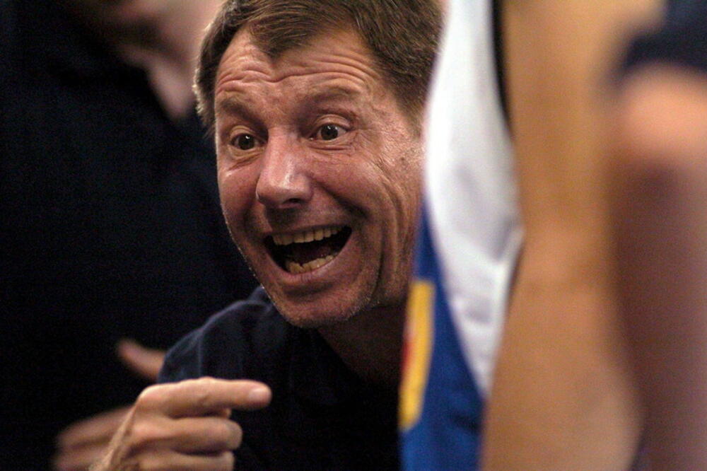 MOKA PONOVO UZBURKAO JAVNOST! Sada je udario direktno na selektora Pešiča!