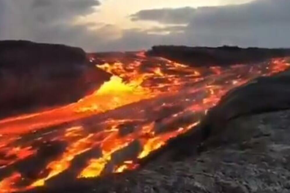 VRELA LAVA SVE BLIŽA GRADU: Nakon erupcije NAJVEĆEG AKTIVNOG VULKANA nastao novi HAOS (FOTO/VIDEO)